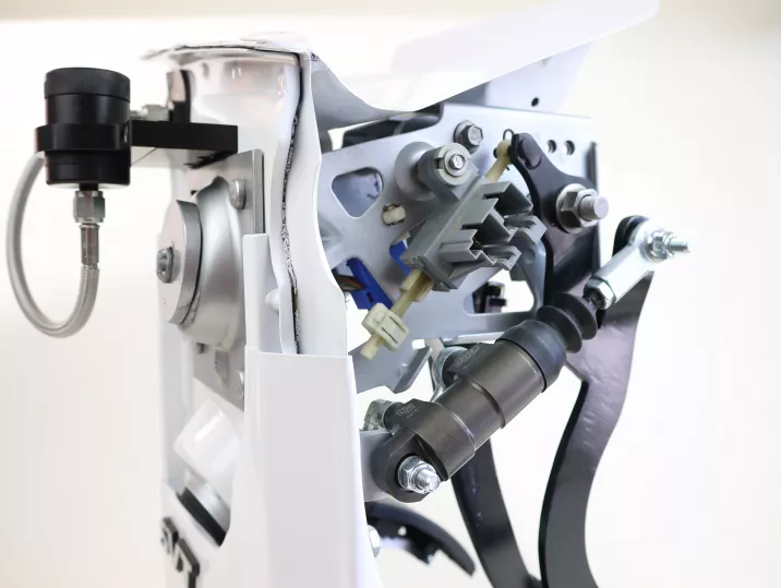 MDL Stealth Series Hydraulic Clutch Master Kit, 94-04 Mustang, Silver Reservoir